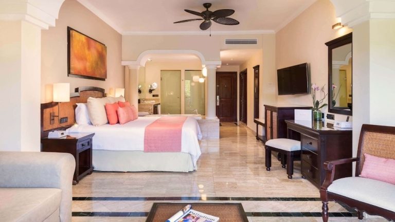 Grand Palladium White Island Junior Suite