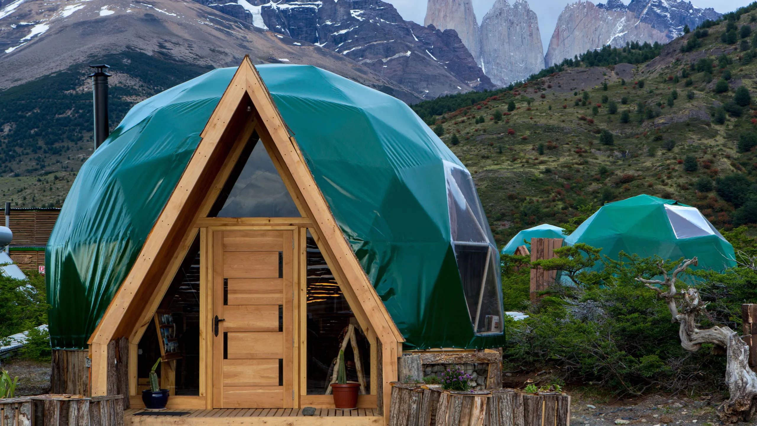 Exterior1-EcoCampPatagonia-Chile-CRHotel